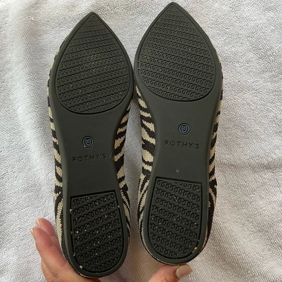 Rothy’s Black Zebra Points VGUC size 7 Retired Print - Picture 5 of 8